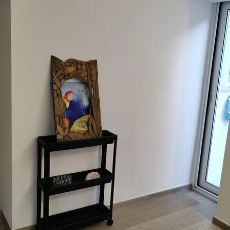 Rosu 3* טריג'אנו